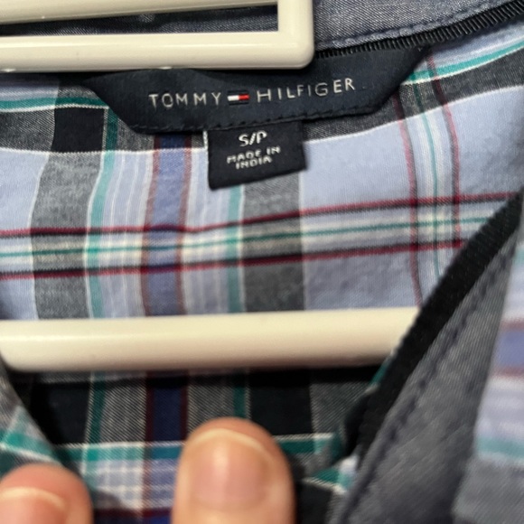 Cotton button down Tommy Hilfiger! - Picture 3 of 4